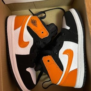 Jordan 1 MID SIZE 7C